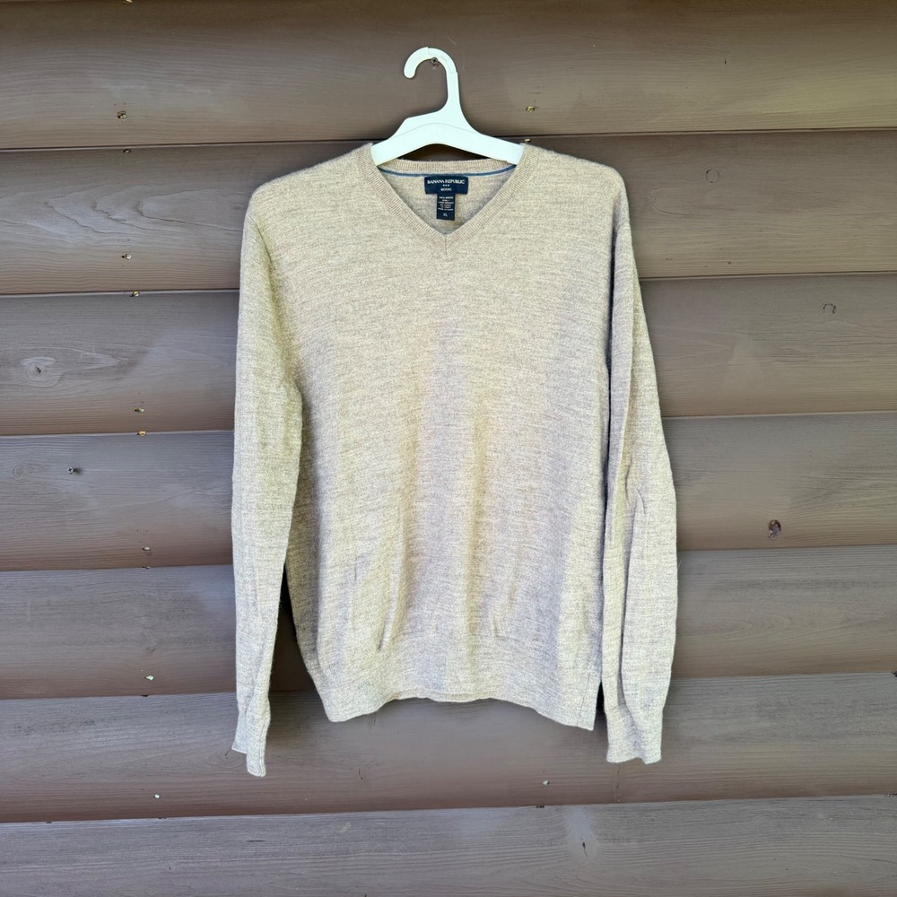 Banana Republic V-Neck Sweater Mens XL Tan Merino Wool Knit Pullover